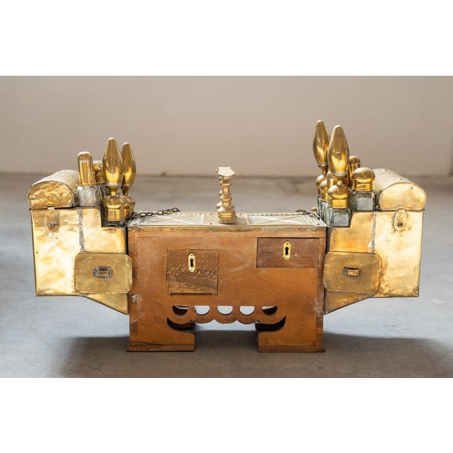 Traditional ancient shoe shine box, handmade, in natural wood and brass with particular attention and attention to detail....