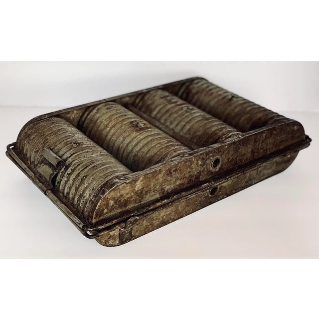 Antique 1890’s Tin Round Bread Four Loaf Baking Pan/Mold For Sale In San Antonio - Image 6 of 12