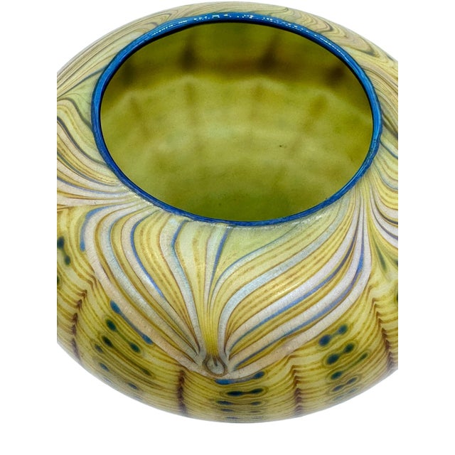 Orient and Flume Mouth Blown Zipper Pattern Glass Vase 1974 For Sale - Image 4 of 11