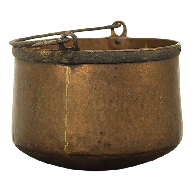 Large 19th Century Hammered Copper Kettle / Pot For Sale
