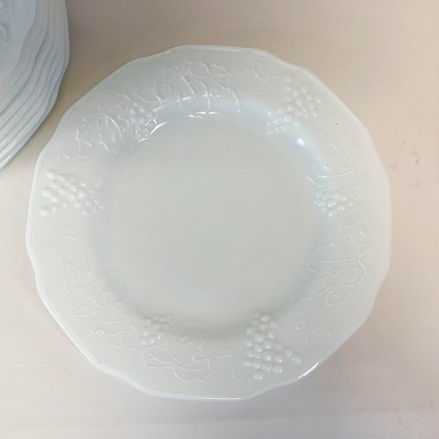 1970s 1970s Americana Arts & Crafts Indiana Glass Co. Grape Leaf Cluster Dinner Plates - Set of 8 For Sale - Image 5 of 12
