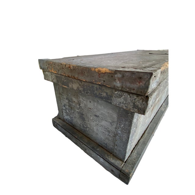 Early 20th Century Rustic Gray Wood Tool Box Trunk For Sale - Image 5 of 9