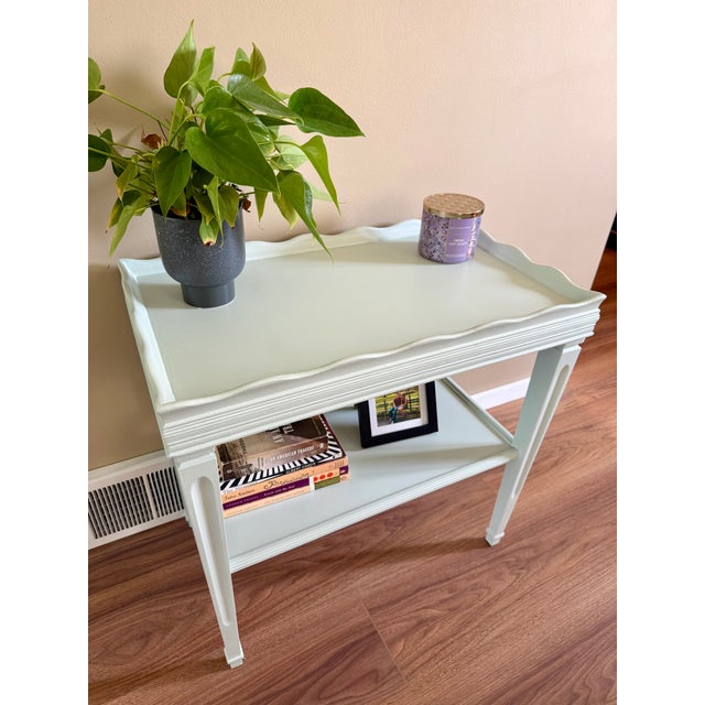 Mersman Late 20th Century Scalloped Rail Side Table For Sale - Image 4 of 5
