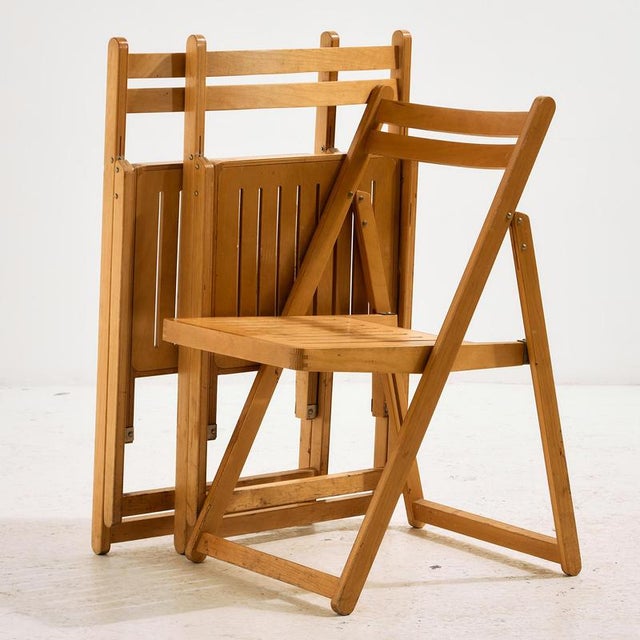 Folding chair from the 1980s, which can be a great choice for space saving as well as function. The chair’s structure is...