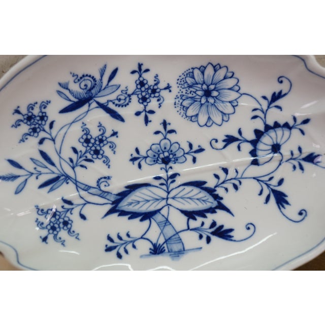 Early 20th Century Antique German Meissen Blue Onion Scalloped Leaf Serving Plate Platter Dish 10" For Sale - Image 5 of 13