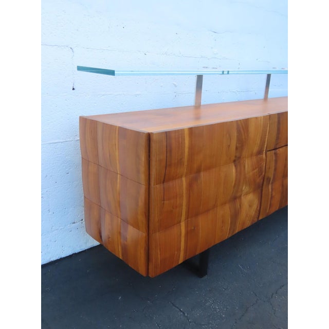 Mid Century Modern Long Glass Top Walnut Sideboard Credenza Dresser Buffet 6667 For Sale - Image 12 of 18