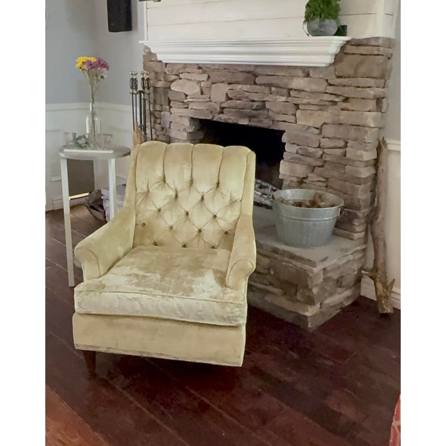 1970s Vintage Tufted Velvet Armchair – Cream Accent Chair. Signature Kroehler Designs For Sale - Image 5 of 5