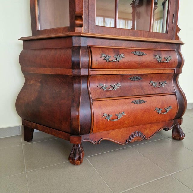 French Two-Piece Showcase For Sale - Image 4 of 9