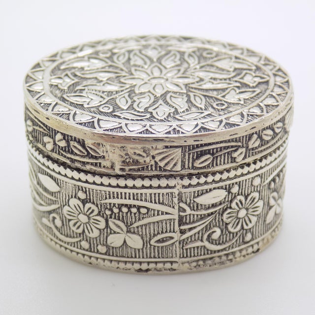 Vintage Italian Oval Tall Silver 800 Pill Trinket Snuff Box, 1980s For Sale - Image 4 of 14