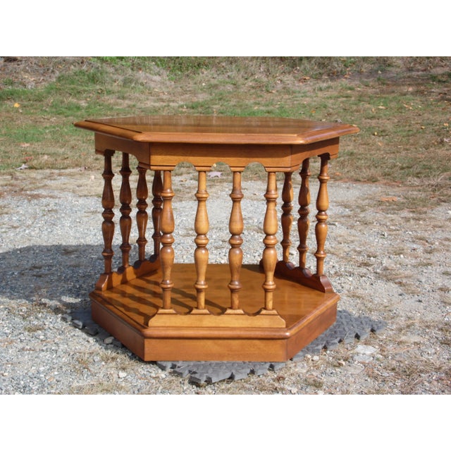 Vintage Ethan Allen American Traditional Maple Hexagon Side End Accent Table For Sale - Image 11 of 13