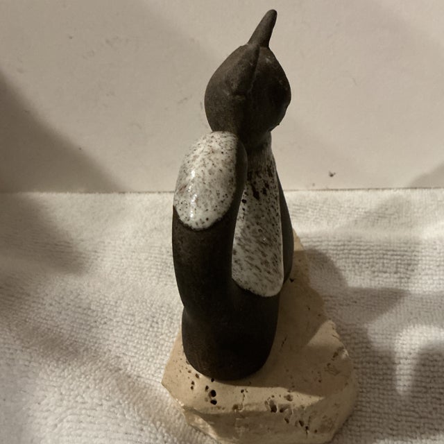 1990s Vintage Studio Art Pottery Cat Kitten Signed Maigon Daga Sculpture Granite Base For Sale - Image 5 of 10