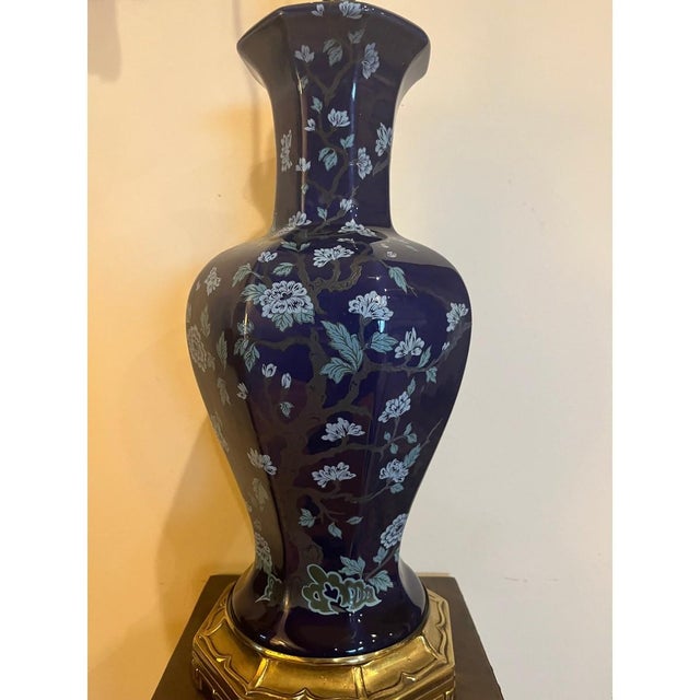 1970s Chinoiserie Cobalt Blue Porcelain Lamp - Heavy 6lb Greek Key Brass Base For Sale - Image 13 of 13