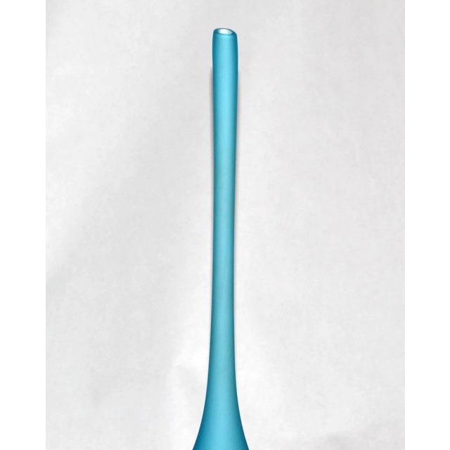 1980s Italian Cornflower Blue Scavo Glass Wheat Vase Vessel Mid-Century Modern For Sale In Miami - Image 6 of 14