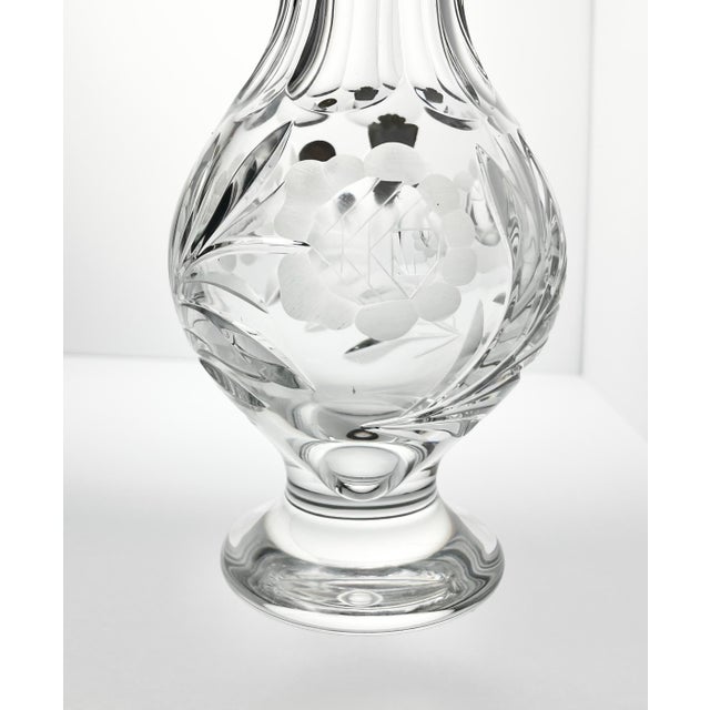 Art Nouveau 1960s Vintage Nachtmann Footed Presentation Rose Flower Etched Bleikristall Crystal Vase For Sale - Image 3 of 11