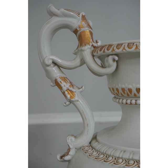 1900 - 1909 Meissen Vintage White & Gold Neoclassical Porcelain Urn Vase For Sale - Image 5 of 13