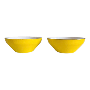 Vintage Yellow Enamel Bowls Set of 2 – Mid Century Kitchenware