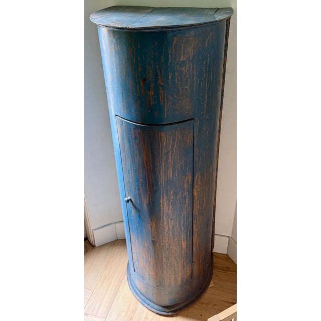 Antique Bow-Front Corner Cabinet in Blue Paint, 18th Century For Sale - Image 9 of 17