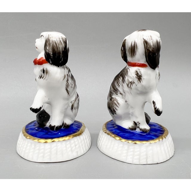 Antique Staffordshire Style Porcelain Spaniel Dog Figurines on Cobalt Blue Cushions - A Pair | Traditional, Victorian, English Country For Sale In Houston - Image 6 of 12
