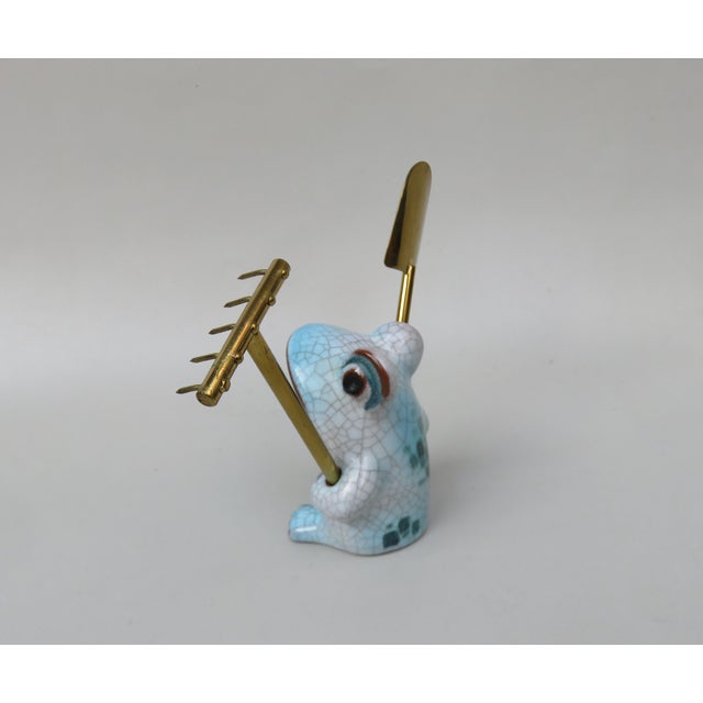 1950s Cactus Cutlery Frog with Shovel and Rake by Walter Bosse for Karlsruhe Majolika, 1950s, Set of 3 For Sale - Image 5 of 18