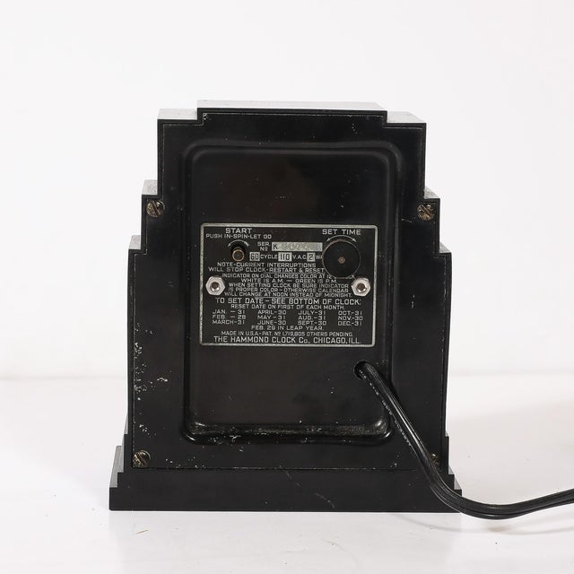 Art Deco Skyscraper Style Hammond Bakelite Electric Clock W/ Day Date Function For Sale - Image 10 of 13