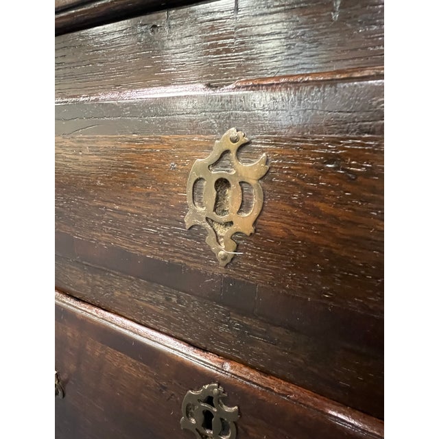 18th Century English Georgian Oak Bachelor’s Chest For Sale - Image 9 of 11