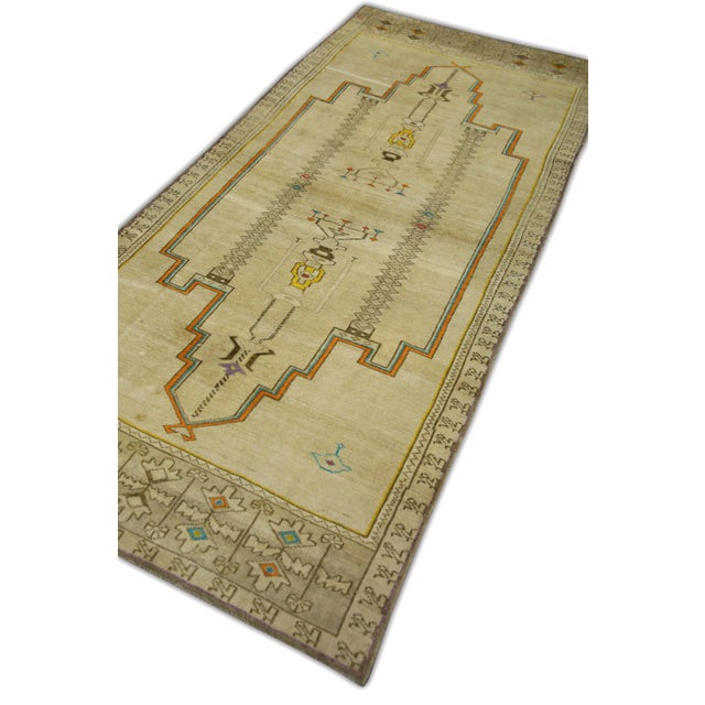 1960s 1960s Tan Multicolor Vintage Turkish Rug 3'8" X 8'2" For Sale - Image 5 of 6
