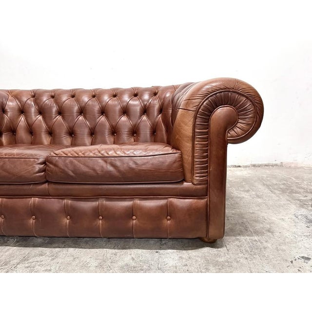 Chesterfield-Style Two-Seater Sofa in Leather, 1990s For Sale - Image 6 of 9