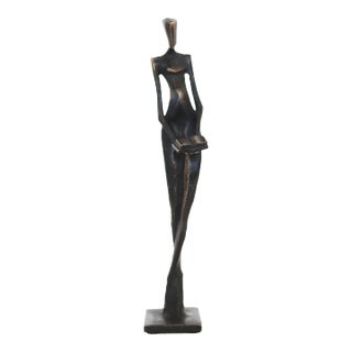 Lesende II (3/25) - Figurative Contemporary Cubism Bronze Sculpture Original Artwork by Nando Kallweit For Sale