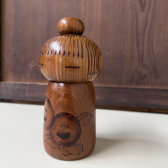 Mid-Century Modern Vintage Sōsaku Kokeshi Kantsubaki / Camellia Girl by Kazuo Takamizawa, 1970s For Sale - Image 3 of 7