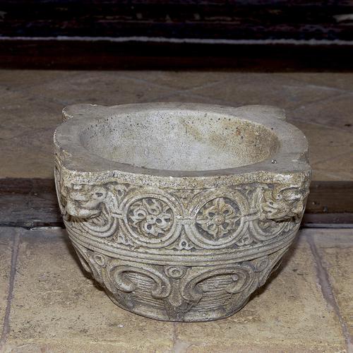 This baroque-style mortar is an excellent example of sculptural decoration inspired by the classic taste of european...