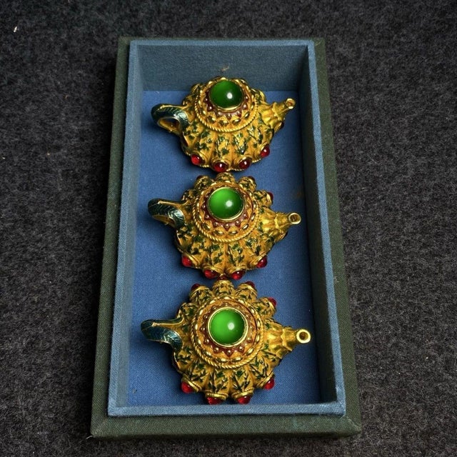 Traditional Late 19th Century Set of 3 Gilt Bronze Miniature Teapots With Gemstones and Box For Sale - Image 3 of 9