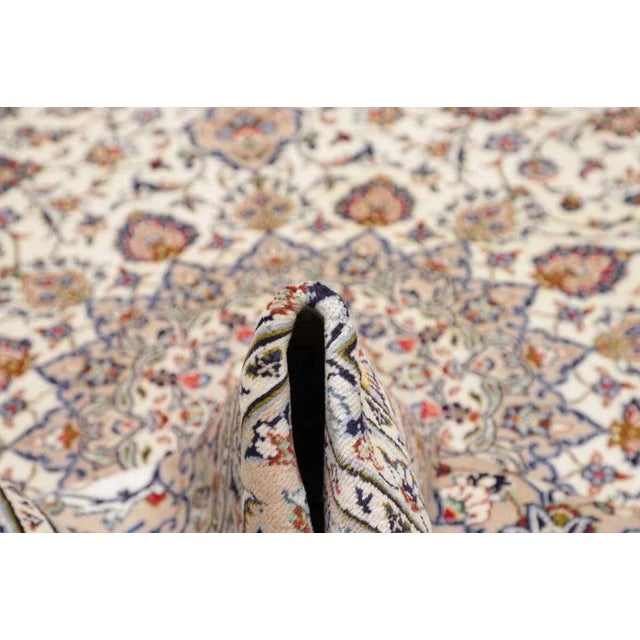 Kashan Rug in Hand-Knotted Wool For Sale - Image 9 of 11