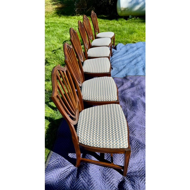 1970s 1970s Ethan Allen Mahogany Hepplewhite Shield Back Dining Chairs in Knoll Fabric - Set of 6 For Sale - Image 5 of 18