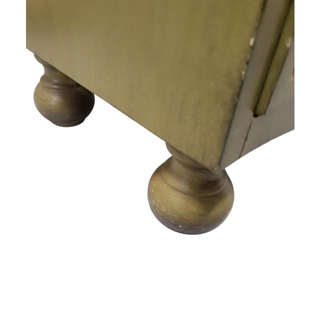 Bring timeless coastal elegance and resort-style luxury to your space with this stunning Palm Beach Regency style three-...