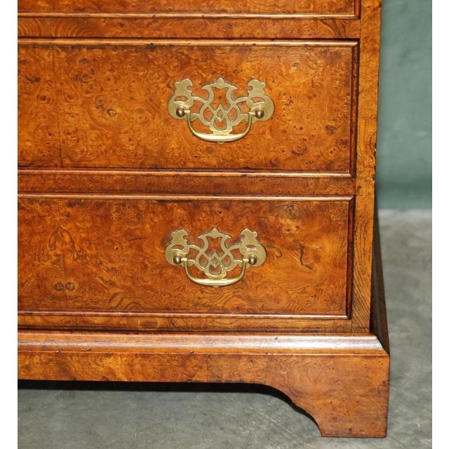 George III Style Burr Elm Chest of Drawers with Brushing Slide For Sale - Image 9 of 18