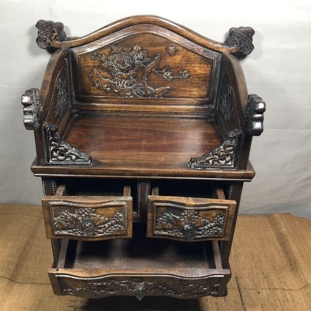 Mid 20th Century Vintage Chinese Huali Rosewood Altar Shrine Cabinet With Intricate Relief Carvings For Sale - Image 5 of 9