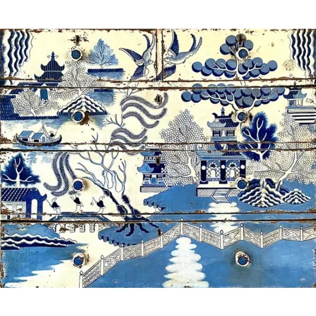 Early 19th Century George III Chinoiserie Painted Chest For Sale - Image 4 of 14