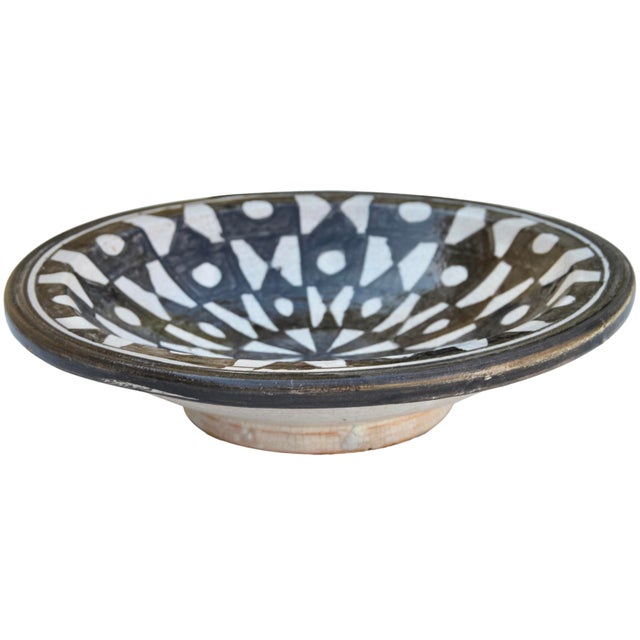 Late 19th Century Handmade Moroccan Ceramic Wall Plate With Judaical Motif For Sale In New York - Image 6 of 7