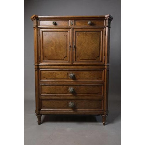 Vintage Walnut Commode from Karges For Sale - Image 9 of 9