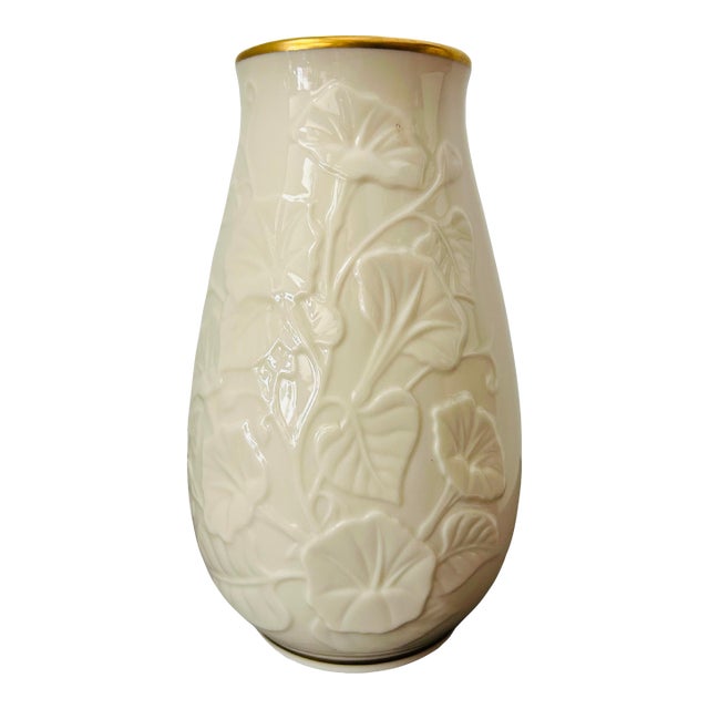 Late 20th Century Lenox Morning Glory Collection Ivory Porcelain Vase With 24k Gold Trim – Embossed Floral Bone China, Made in Usa For Sale