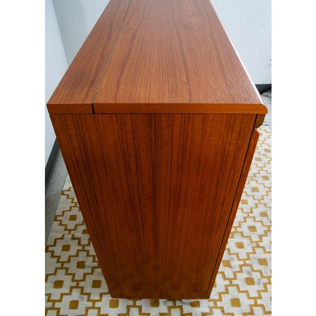 1960s Mid Century Danish Modern Gentleman's Chest Dresser 7 Drawer Teak Vanity Denmark For Sale - Image 4 of 12