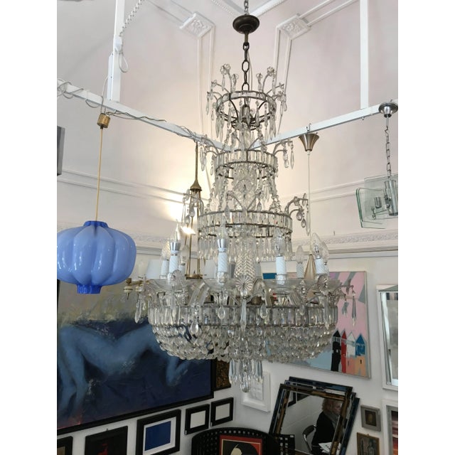 Majestic chandelier in twelve-light crystal drops, Cristal Neapolitan model of the 19th century. Up to 250V (Europe/UK...