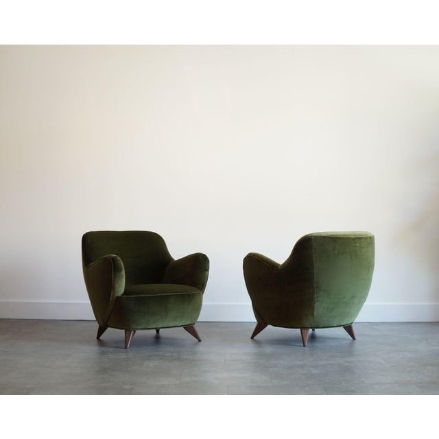 Late 20th Century Vladimir Kagan Barrel Lounge Chairs in Olive Green Velvet and Walnut Legs For Sale - Image 5 of 10