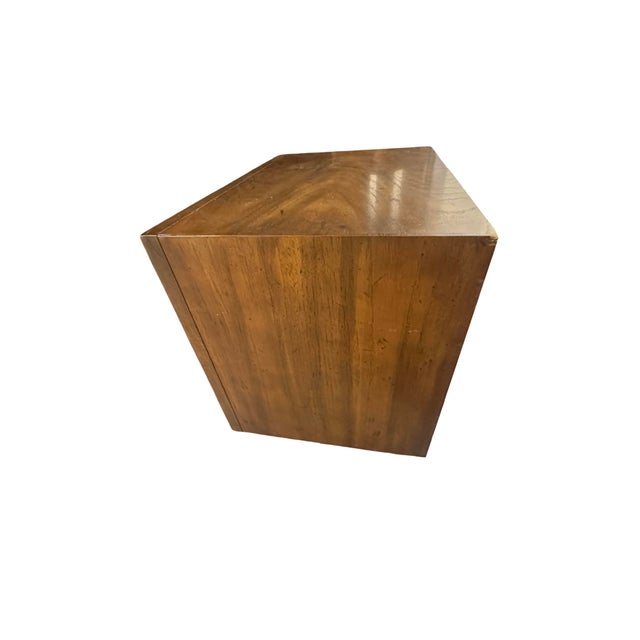 1960s 1960s Mid-Century Modern Henredon Walnut Side Table / 2-Drawer Cabinet For Sale - Image 5 of 11