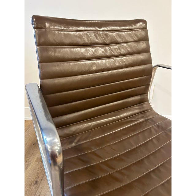 Vintage Aluminum Group Brown Task Chair by Eames for Herman Miller For Sale - Image 10 of 12