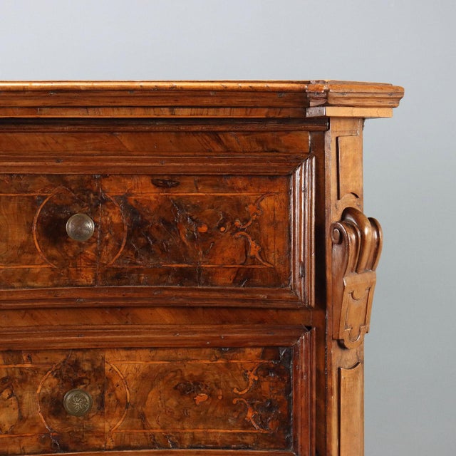 Antique Baroque Chest of 4 Drawers in Walnut, 18th Century For Sale - Image 5 of 13