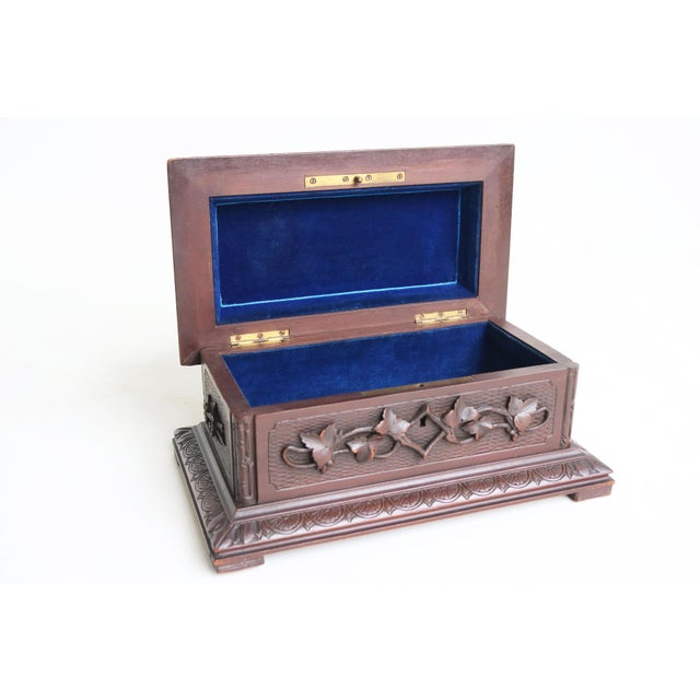 Antique 19th Century Swiss Black Forest Jelwery Box with Birds, 1880 For Sale - Image 3 of 10