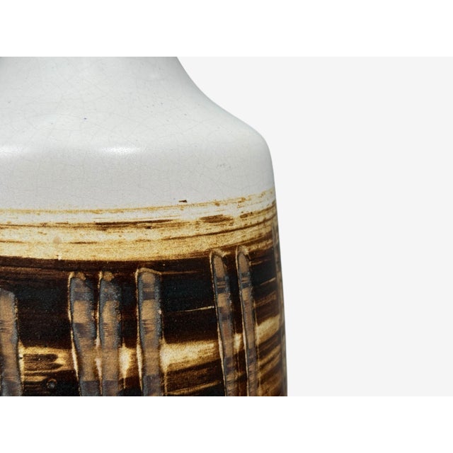 1960s Gordon & Jane Martz, Table Lamp, Walnut, Beige Ceramic, Usa, 1960s For Sale - Image 5 of 11
