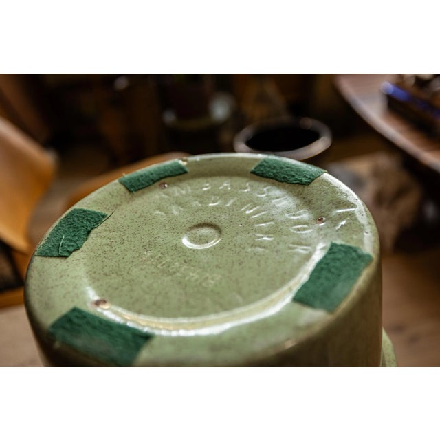 1960s Large Mid-Century Ceramic Planter – u.s. Pottery Ambassador Jardiniere For Sale - Image 5 of 10