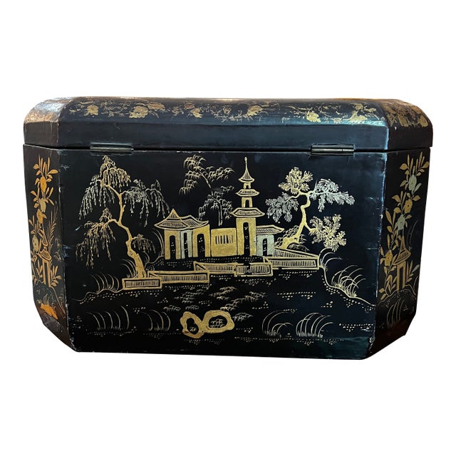 19th Century Regency Chinoiserie Lacquered and Gilt Casket For Sale
